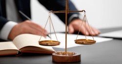 Чем может помочь адвокат по уголовным делам и что входит в его обязанности