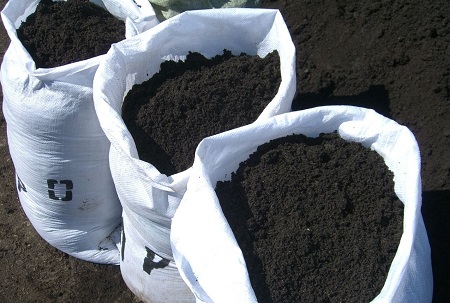 Чернозём на даче: виды и назначение