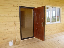 Установка двери в каркасном доме: пошаговая инструкция