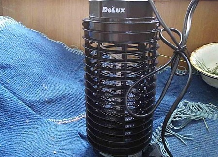 Электрические ловушки для насекомых: достоинства, принцип работы и устройство