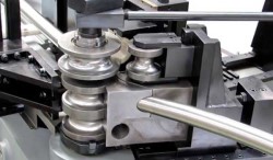 Как осуществляется гибка круглых труб: основные правила работы