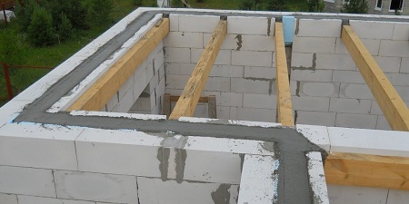 Кладка пеноблоков при строительстве дома: устройство, преимущества и этапы