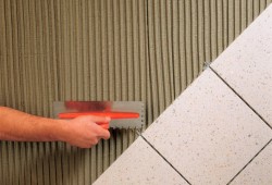 Преимущества использования клея для кладки керамической плитки