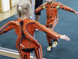 Особенности реабилитации в костюме Адели при ДЦП: что нужно знать