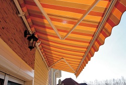 Как установить маркизы: способы надежного крепления конструкции