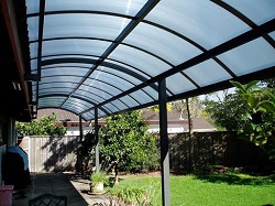 Кровля для обустройства навеса на даче: особенности выбора