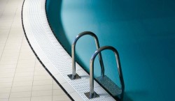 Главные преимущества лестниц для бассейна из нержавеющей стали