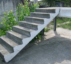 Монтаж железобетонных лестничных маршей и разновидности конструкций