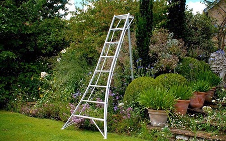 Какую алюминиевую лестницу выбрать для использования на даче