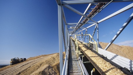 Конвейерные ленты: виды, основные характеристики и места применения