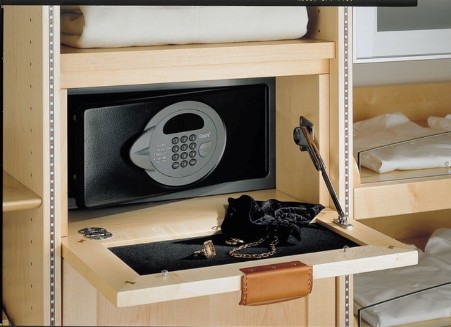 Мебельный сейф для дома: особенности и виды