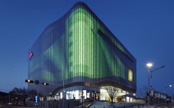 Как осуществляется установка медиафасада: основные правила работы