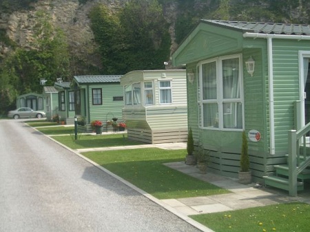 Строительство мобильного дома из сэндвич-панелей: преимущества и этапы