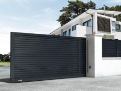 Выбираем откатные ворота: каким требованиям они должны соответствовать