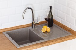 Как установить мойку для кухни из искусственного камня: полезные советы