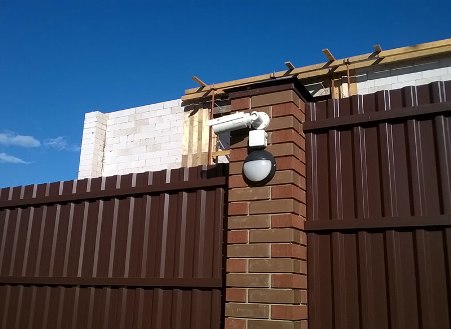 Выбор видеонаблюдения для дачи: достоинства и недостатки разных систем