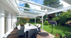 Какими достоинствами обладают навесы из поликарбоната и как осуществляется их монтаж