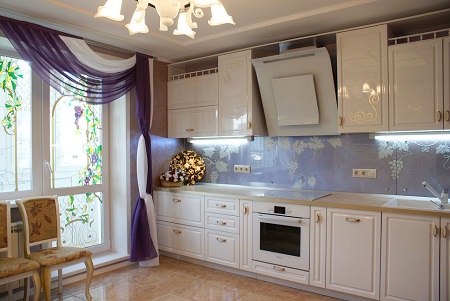 Кухня в стиле неоклассика: характеристика и выбор мебели