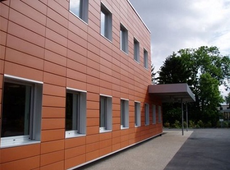 Преимущества линеарных панелей при облицовке фасадов