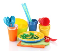 Как осуществляется производство одноразовой посуды: правила работы