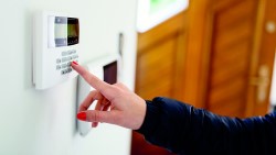 Как осуществляется охрана квартир: перечень основных способов