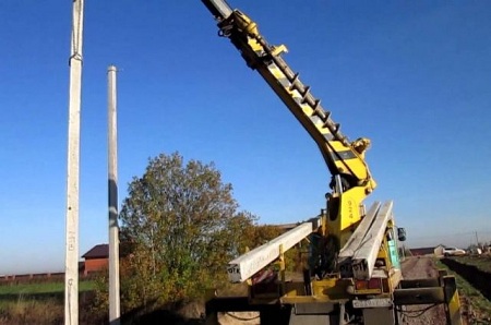 Какую опору ЛЭП лучше выбрать для дачи: виды, преимущества и монтаж