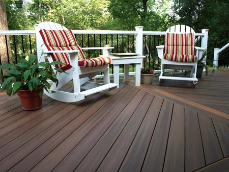 Выбираем палубную доску из лиственницы для террасы: виды и преимущества