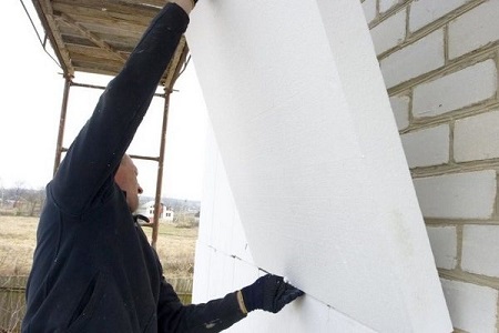 Тонкости выбора пенопласта для утепления фасада: виды и характеристики