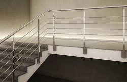 Перила и ограждения из нержавеющей стали в Брянске — долговечность, стиль и безопасность