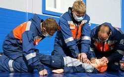 Организация обучения по оказанию первой помощи пострадавшим на производстве: правила и полезные советы