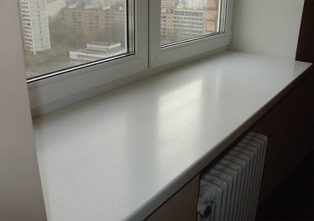 Подоконник из ПВХ: достоинства, недостатки и технология монтажа