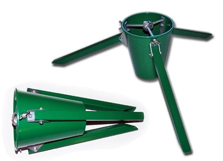 Если подставка для ёлки - то только металлоконструкция