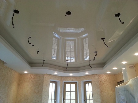 Какие потолки для дома лучше выбрать: виды и особенности