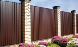 Технология установки забора из профнастила: из каких этапов состоит процесс