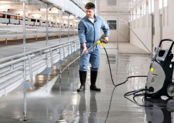 Как осуществляется промышленная уборка: ее особенности