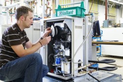 Как осуществляется промывка котлов от накипи: правила и способы