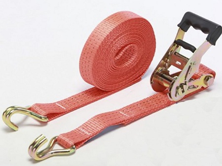 Подбираем кольцевой ремень для крепления груза: виды и применение