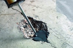 Технология ремонта стяжки пола в квартире: из каких этапов состоит процесс