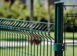 Какими достоинствами обладают секционные заборы и как осуществляется их монтаж