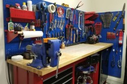 Какие бывают слесарные верстаки и какие требования к ним выдвигают