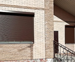 Срок службы рольставней: что влияет и как продлить его в 2–3 раза