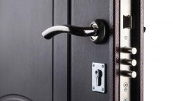 Преимущества установки стальной двери в квартире: как действовать