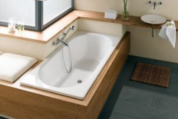 Какими достоинствами обладают стальные ванны и как осуществляется их установка