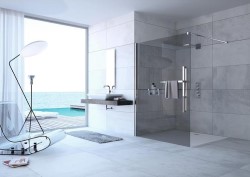 Преимущества стеклянных ограждений для душа и правила их монтажа