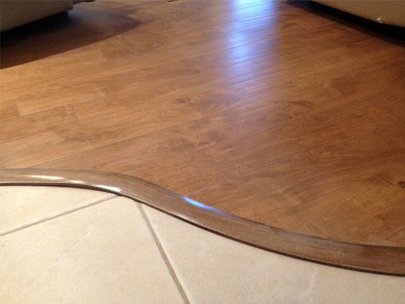 Как соединить плитку и ламинат: случаи соединения, варианты и нюансы работы