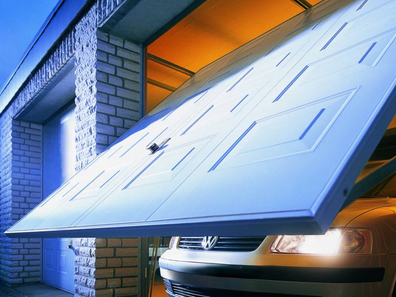 Какие выбрать автоматические ворота для собственного гаража