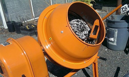 Бетономешалка для строительной работы: технические характеристики