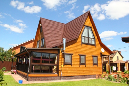 Какой дом построить: особенности строительства каркасного и достоинства брусового дома