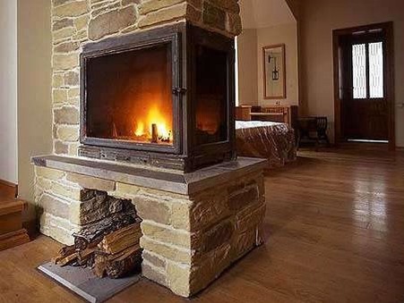 Печи-камины для дома: особенности и материал производства