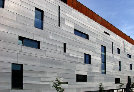 Отделка фасада фиброцементными панелями: достоинства, способы и этапы крепления